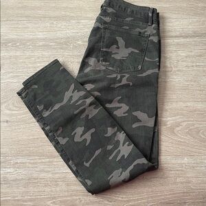 Good American Good Legs Camo Skinny Jeans in Green Style GL403AT 14 / 32